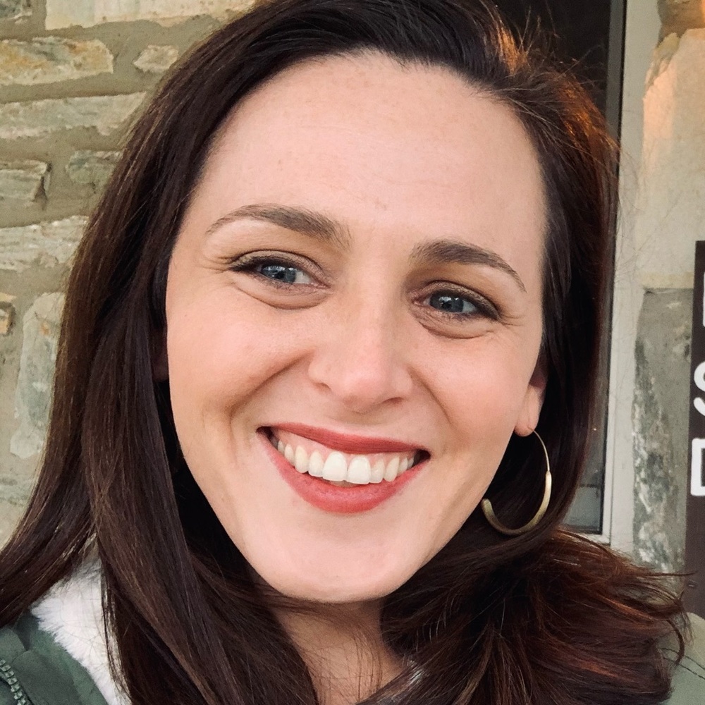 Meet your Posher, Maura